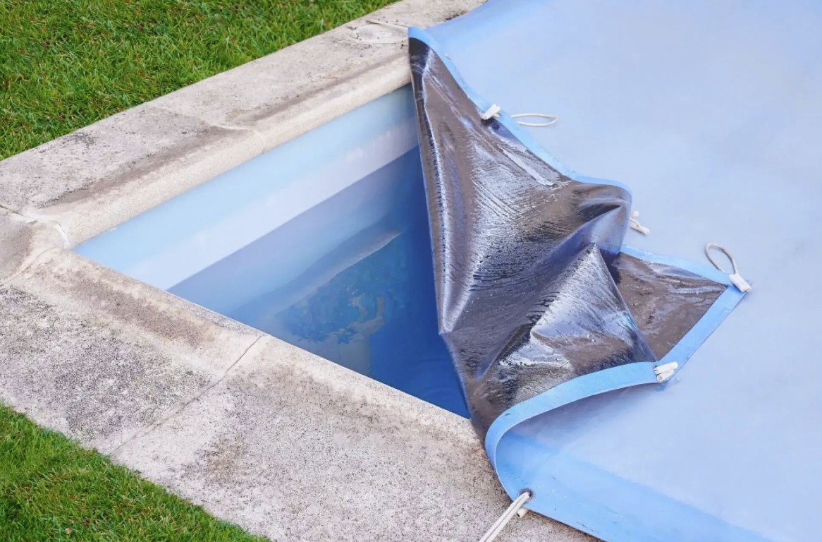 Pool opening and closing service in Sanford, FL