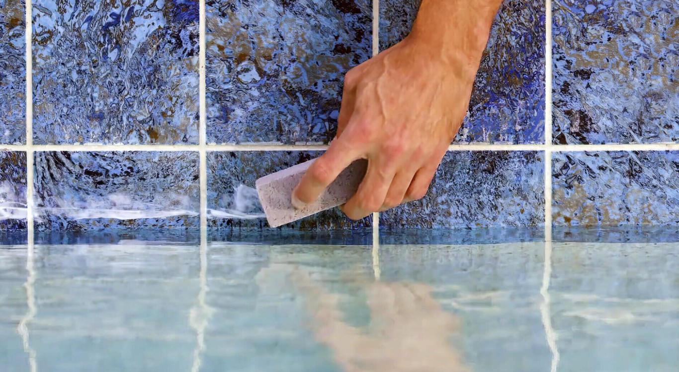 Pool tile cleaning and calcium scale removal in Sanford, FL